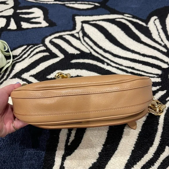 Burberry small Olympia leather shoulder bag with chain shoulder strap - Picture 3 of 10